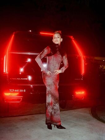 Miley Cyrus Nude Leaks OnlyFans Photo 1264