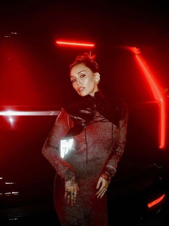 Miley Cyrus Nude Leaks OnlyFans Photo 1267
