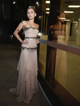 Miley Cyrus Nude Leaks OnlyFans Photo 1269