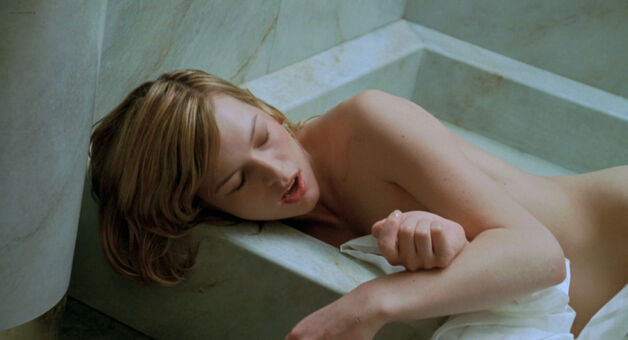 Milla Jovovich Nude Leaks OnlyFans Photo 20