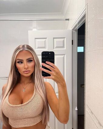 Milly Watts Nude Leaks OnlyFans Photo 9