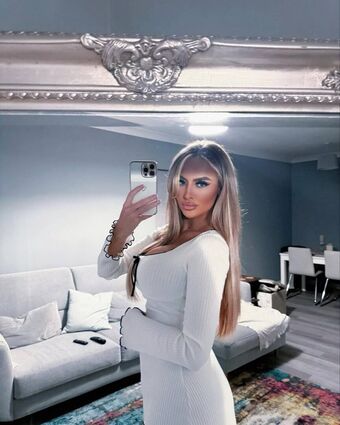 Milly Watts Nude Leaks OnlyFans Photo 17