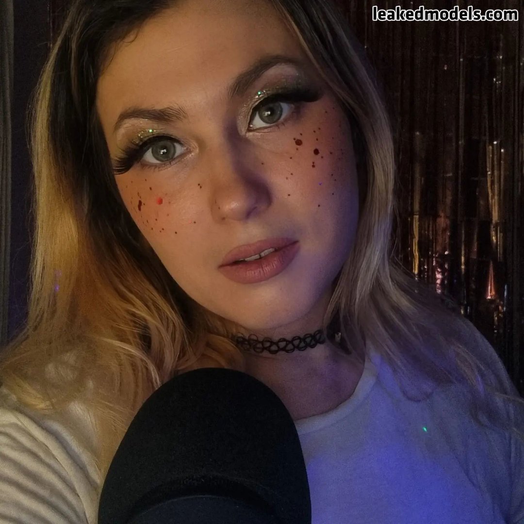 Mindarina ASMR  bullyntaria  mindarinaasmr Photo 1.