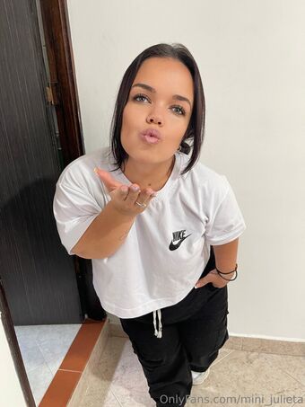 mini_julieta Nude Leaks OnlyFans Photo 34