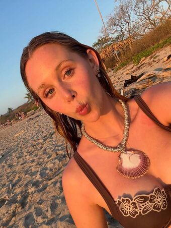 Miranda McKeon Nude Leaks OnlyFans Photo 43