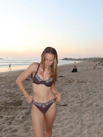 Miranda McKeon Nude Leaks OnlyFans Photo 44