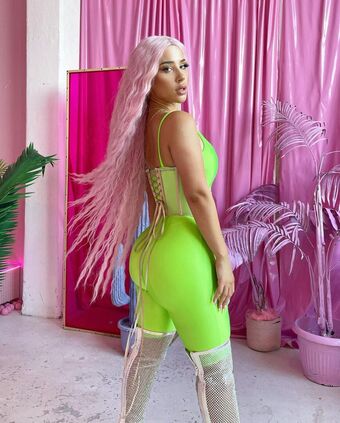 Miravi Nude Leaks OnlyFans Photo 6