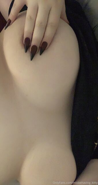 misbehaving_kitty Nude Leaks OnlyFans Photo 15