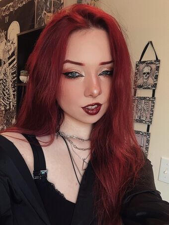 Miserrablee Nude Leaks OnlyFans Photo 9