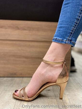 miss_secretfeet