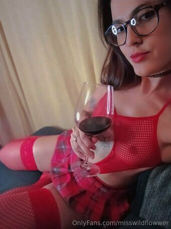 misswildflowwer Nude Leaks OnlyFans Photo 9