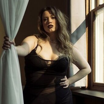 Model Rush Rush Rhea