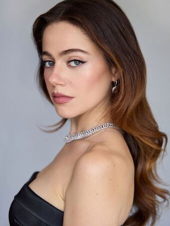 Molly Gordon