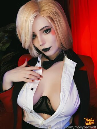 MollyRedWolf