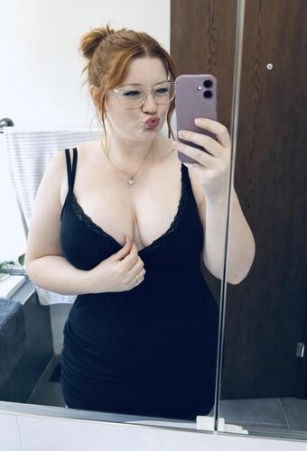 MommySpecs Nude Leaks OnlyFans Photo 2