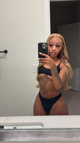 N.Dioraaa Nude Leaks OnlyFans Photo 4