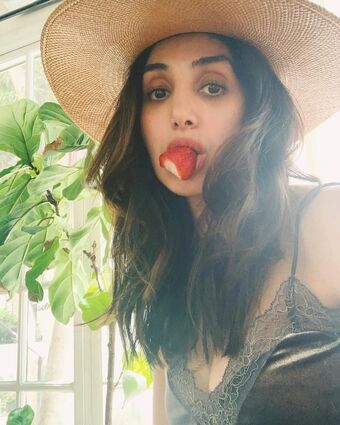 Narges Rashidi Nude Leaks OnlyFans Photo 22