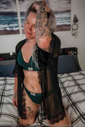 naughtybubbles1223 Nude Leaks OnlyFans Photo 16