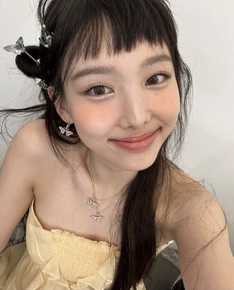 Nayeon Nude Leaks OnlyFans Photo 6