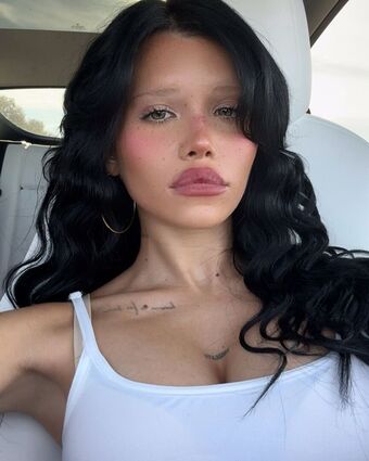 Nessa Barrett