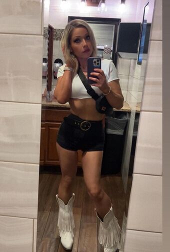 Nicole Dively Nude Leaks OnlyFans Photo 1