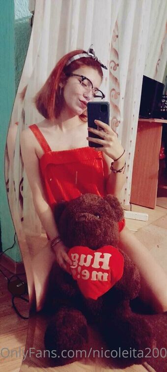 nicoleita2000