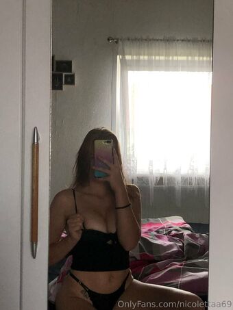 nicolettaa69
