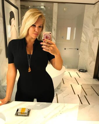 Nicolle A