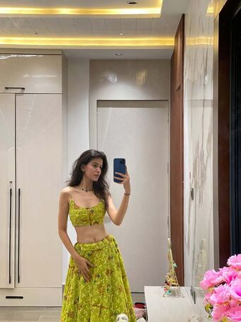 Niki Lalwani Nude Leaks OnlyFans Photo 33