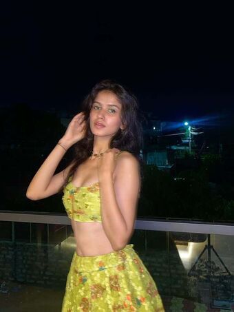 Niki Lalwani Nude Leaks OnlyFans Photo 34