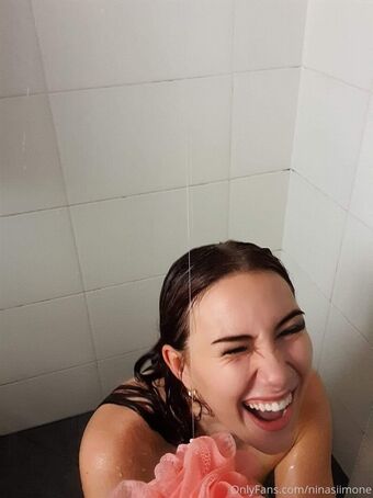 ninasiimone