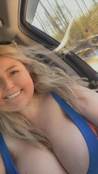 Nipplynicole, Halie Nicole