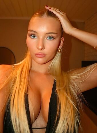 Norwegian Girls Nude Leaks OnlyFans Photo 23