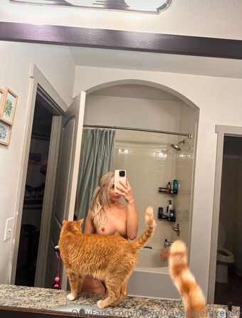 notyouraverageravebae