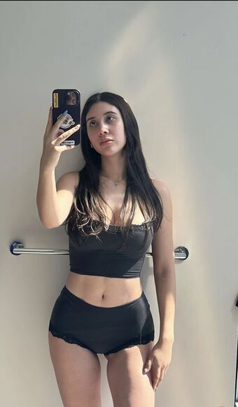 Odette Orlena Nude Leaks OnlyFans Photo 5