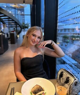 OF Model an Lachgas verstorben