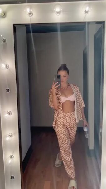 Olivia Holt