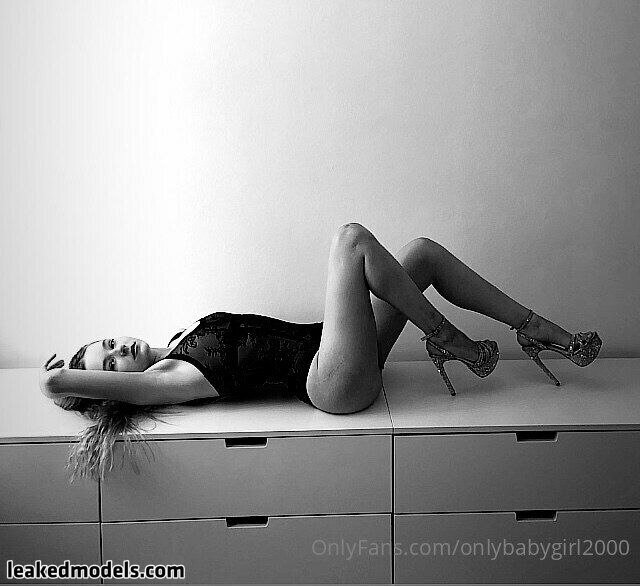 onlybabygirl2000 / oog2000 Photo #22