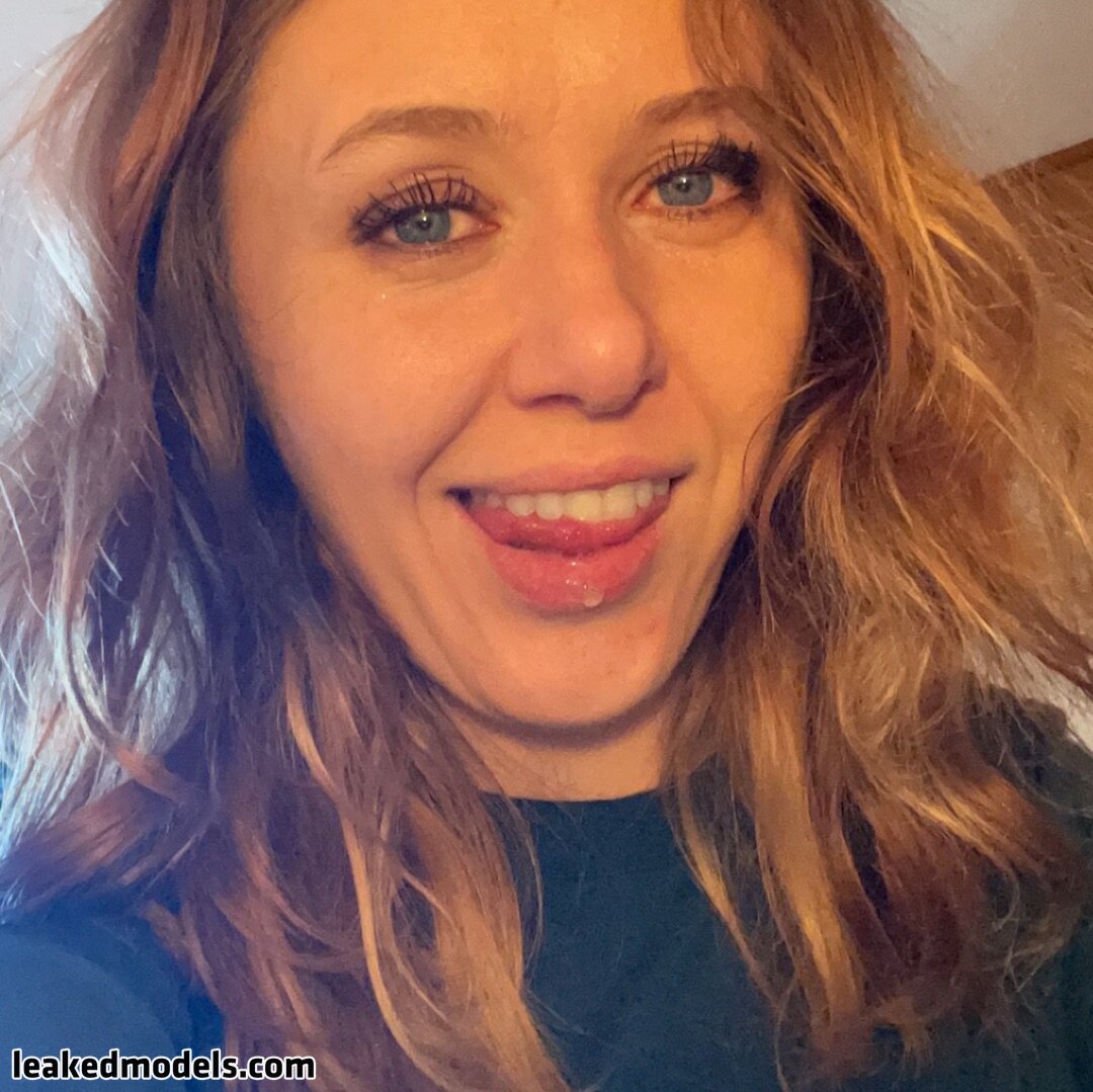 oopsiedaisybee Photo #2