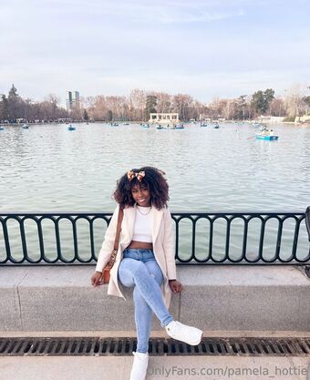 pamela_hottie