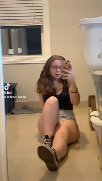 Peachyy_sweets Nude Leaks OnlyFans Photo 10