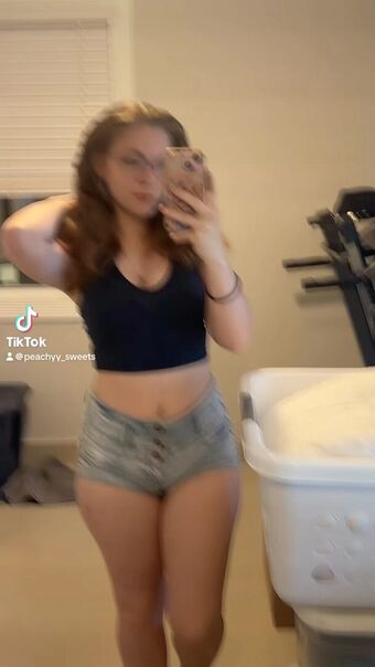 Peachyy_sweets Nude Leaks OnlyFans Photo 11