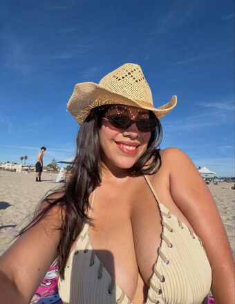 Perks.of.being.claudia Nude Leaks OnlyFans Photo 3