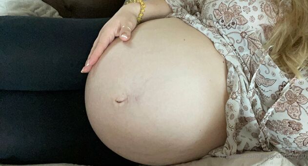 pregnantpolly30