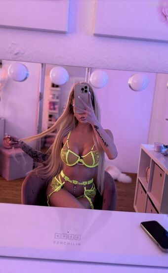 Princess Léonie Alwine