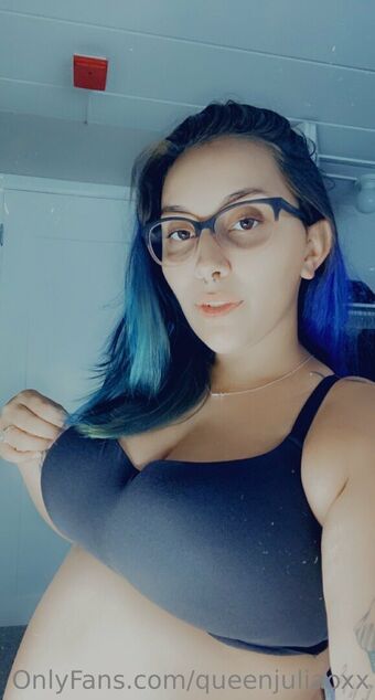 queenjuliaoxx