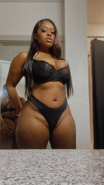 queennstarr Nude Leaks OnlyFans Photo 2