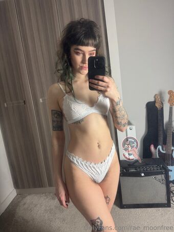 rae_moonfree