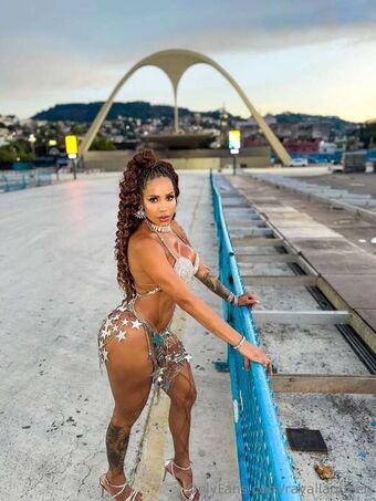 Rayalla Nude Leaks OnlyFans Photo 9