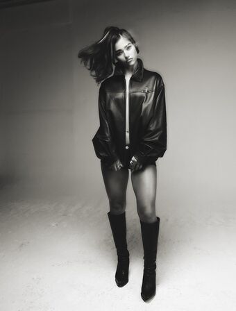 Rayna V